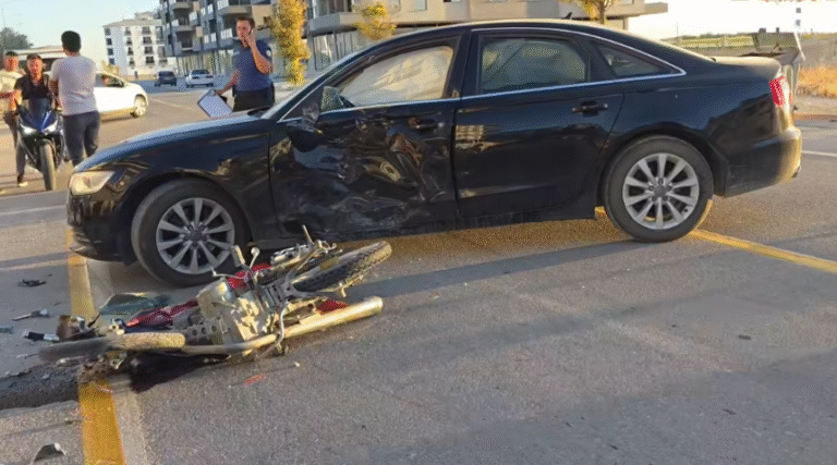 Eskil’de Trafik Kazası Meydana Geldi