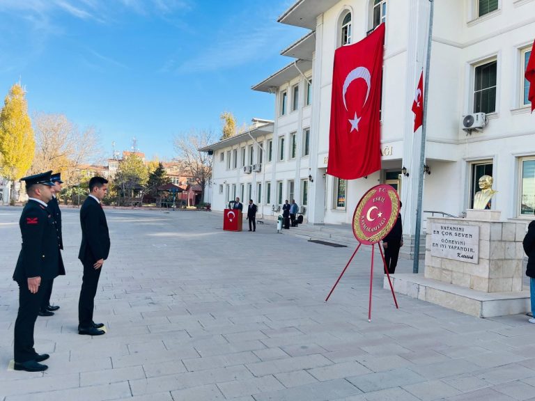 Eskil’de 10 Kasım Atatürk’ü Anma Programı Düzenlendi